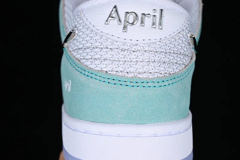 All categories Nk SB Dunk Series Nk SB Dunk Low low-top sneakers April Skateboards x Nk SB Dunk Low joint model Frozen Rose SB smashed backboard fashion casual sneakers FD2562-400